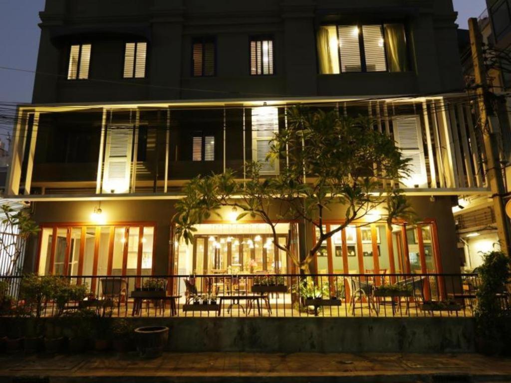 Nandha Hotel Бангкок Екстер'єр фото